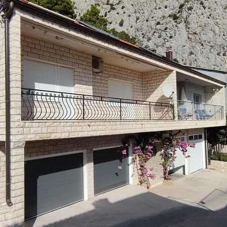 Apartment Adrian Omiš Exteriör bild