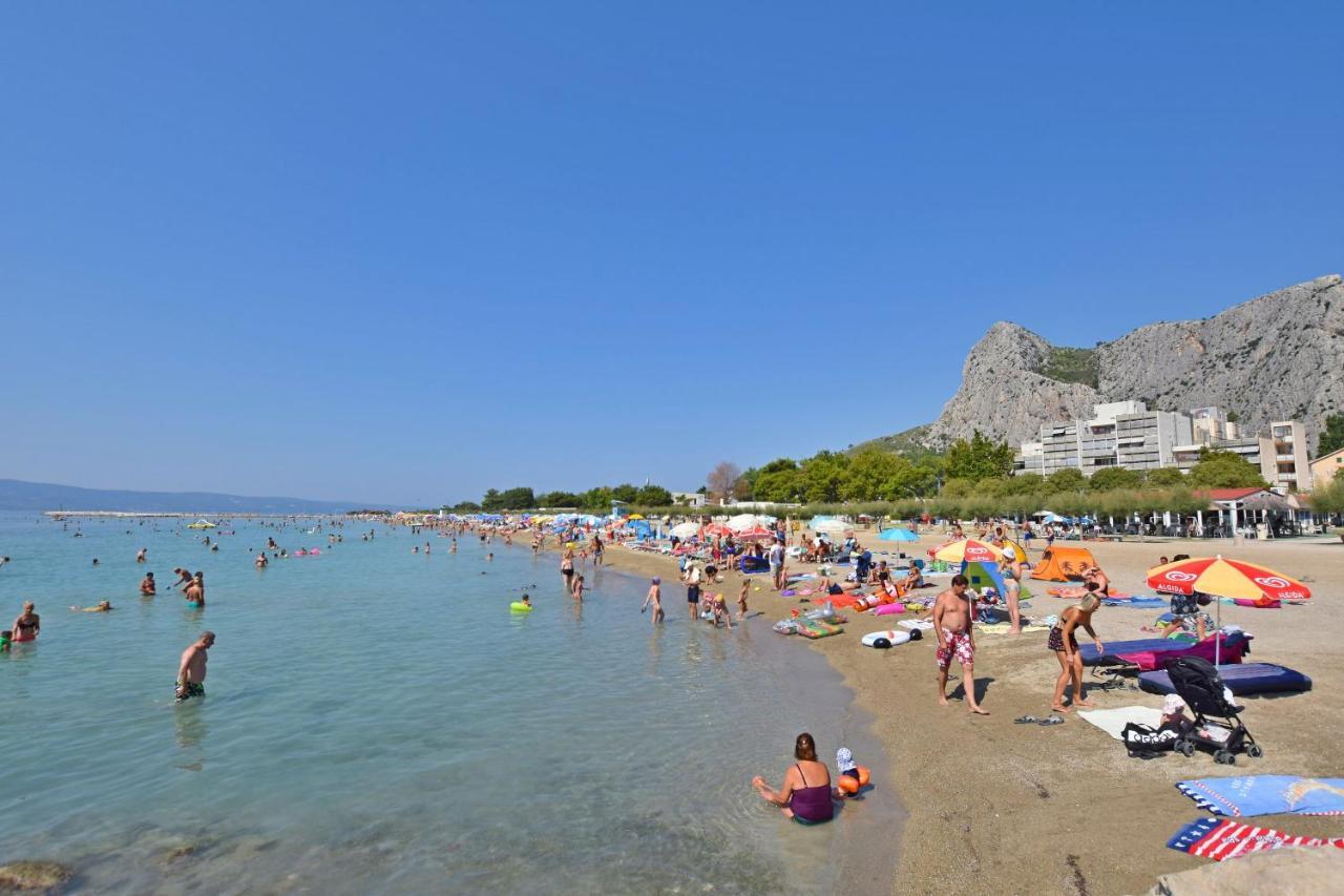 Apartment Adrian Omiš Exteriör bild
