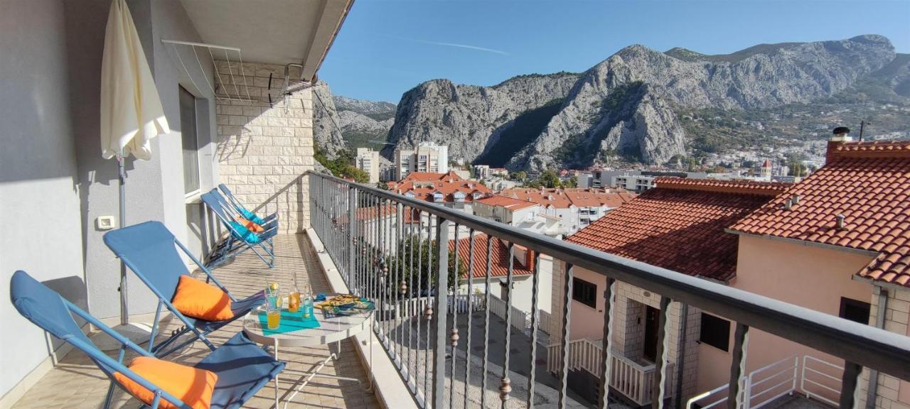 Apartment Adrian Omiš Exteriör bild