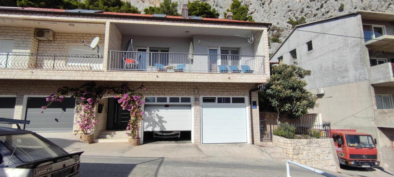 Apartment Adrian Omiš Exteriör bild