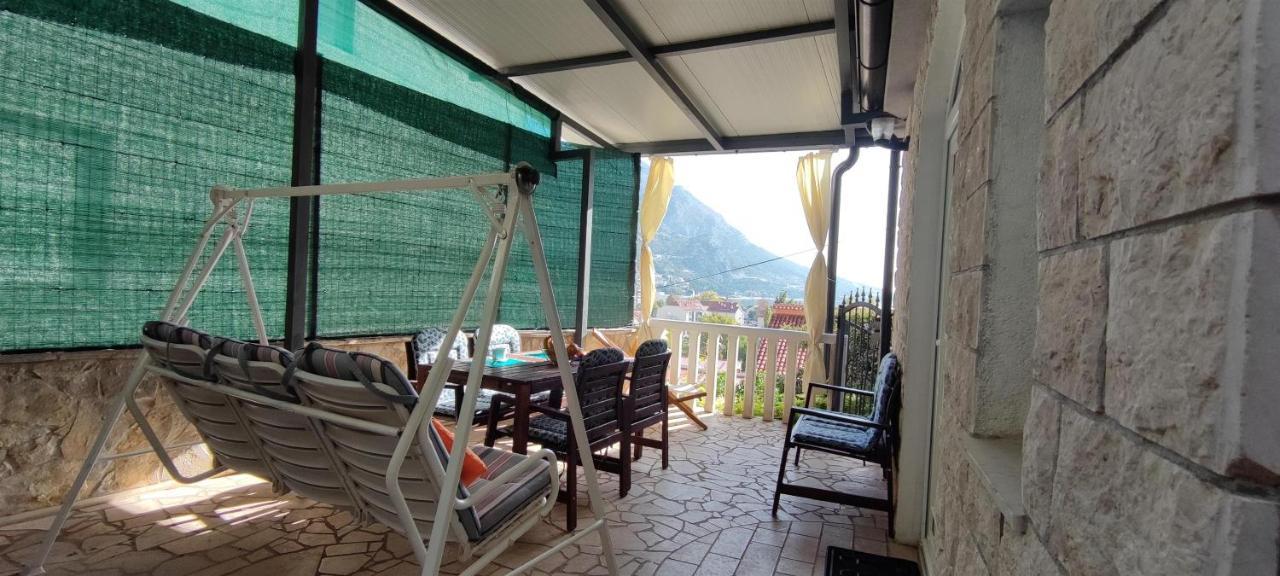 Apartment Adrian Omiš Exteriör bild